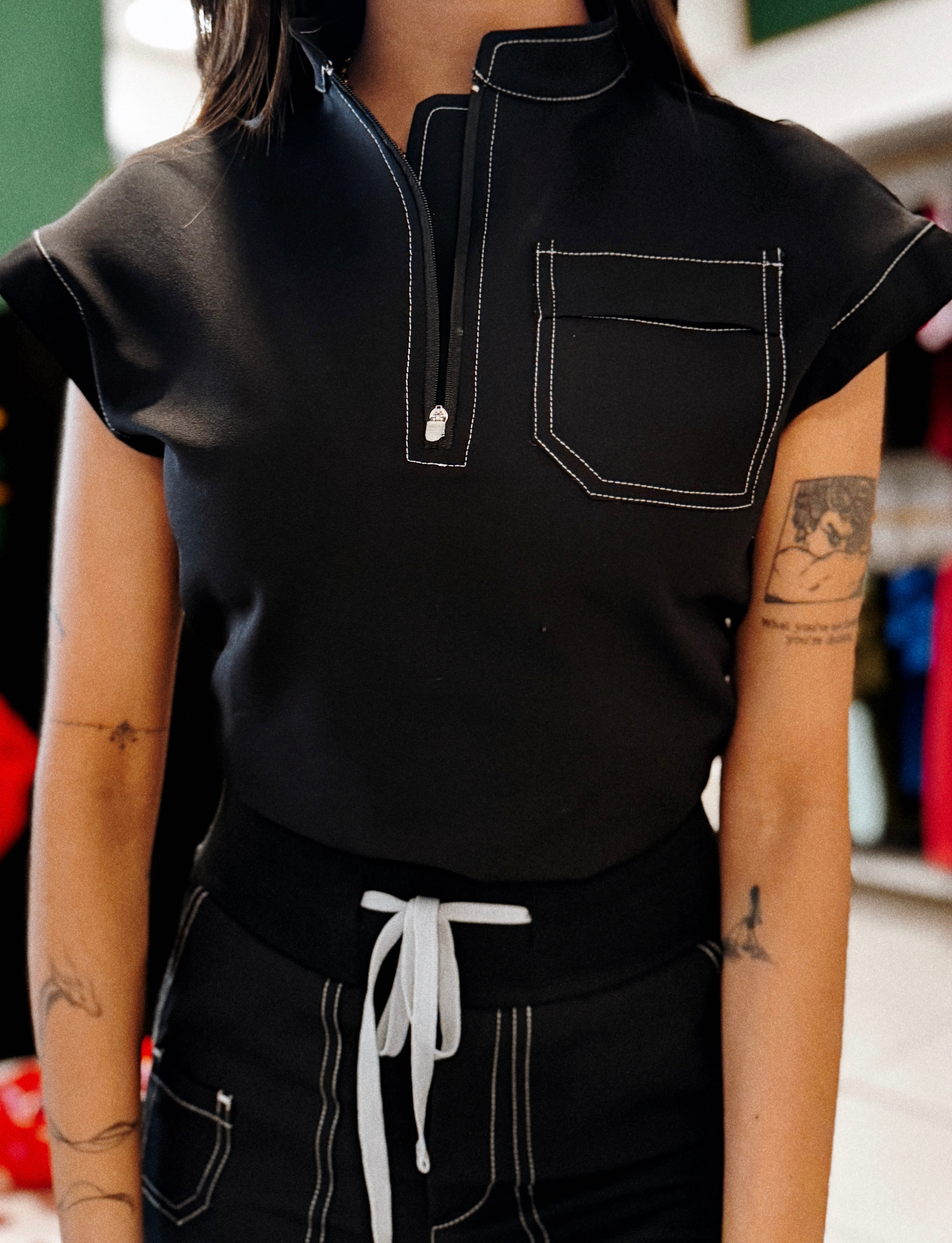 TAYLOR NOIR